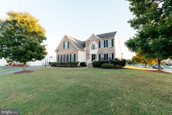 4327 FOX TROTTER DR