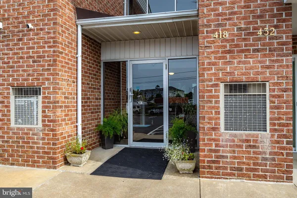 430 AURORA ST 430 2C