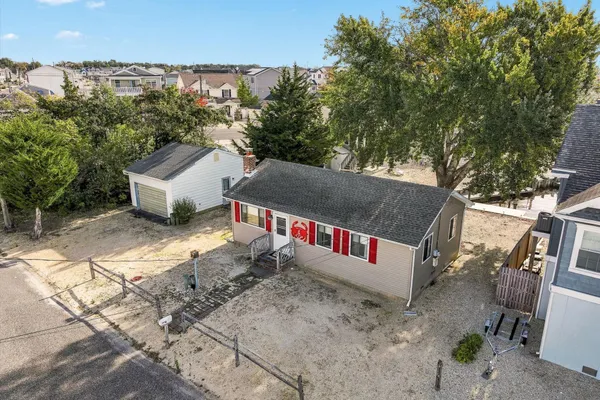 11 SYLVIA LN