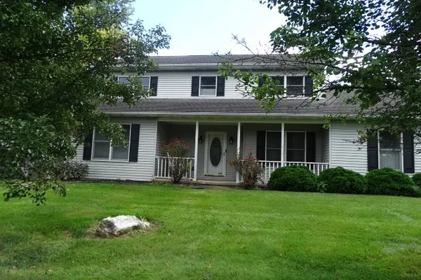 438 LARKSPUR LN