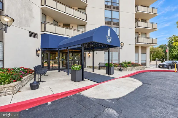 205 E JOPPA RD 2506