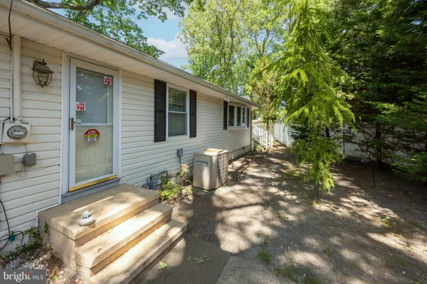 115 SWAN BLVD