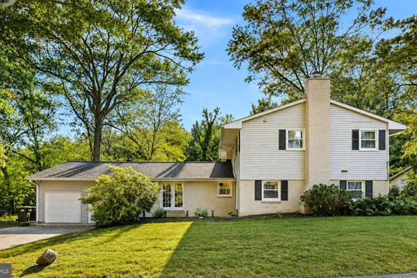 4 N CLIFFE DR