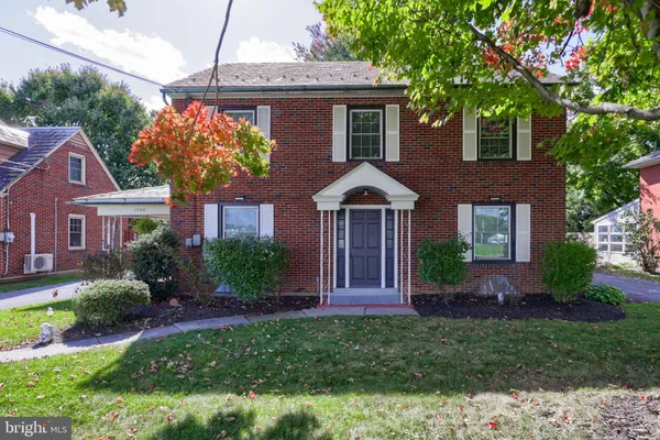 1720 W MAIN ST