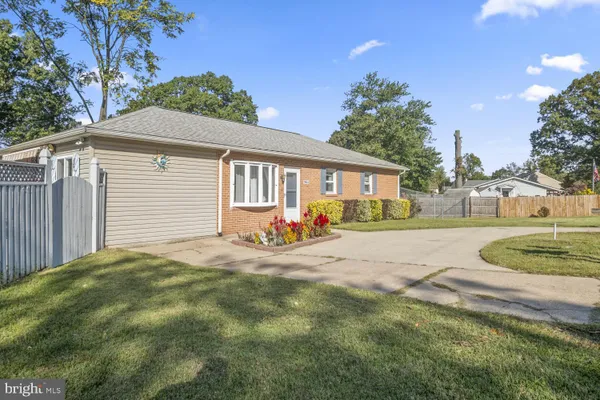 7904 OUTING AVE