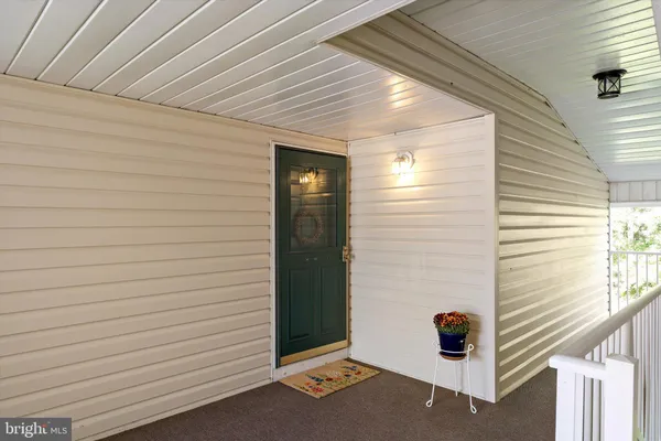 522 WALDEN CIR