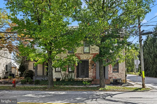 221 LINCOLN WAY