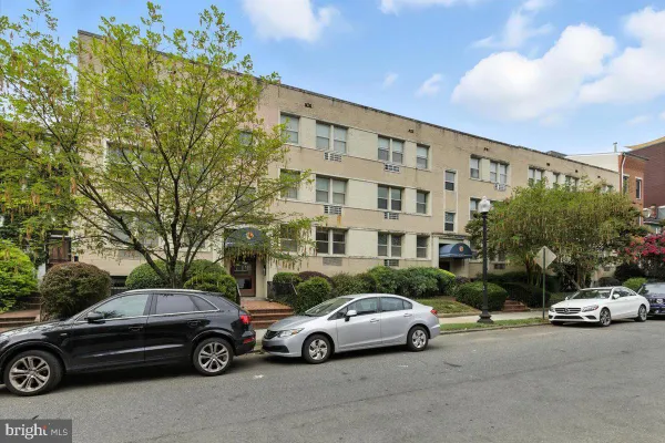 1367 K ST B