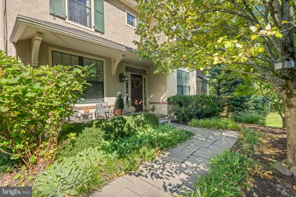 105 TRAYMORE LN