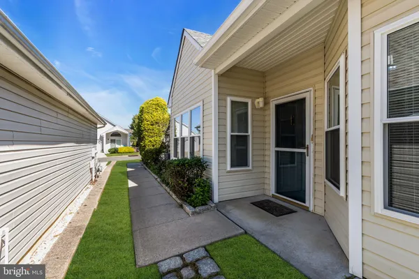 4 WOODBURN RD