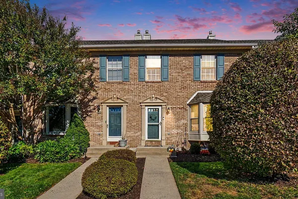 210 CHERRYWOOD CT