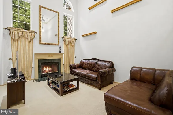 10 BURR CT