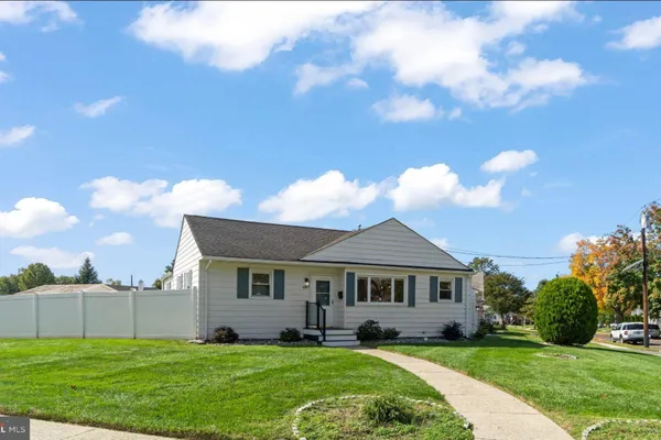 40 WOODBINE AVE