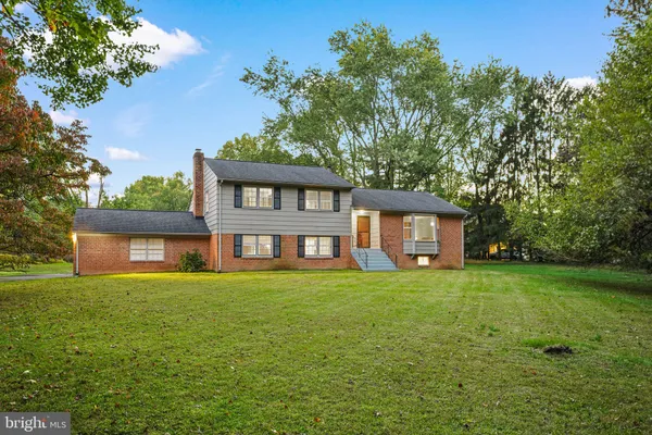 15716 JONES LN