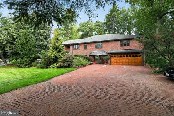 8815 CONNECTICUT AVE