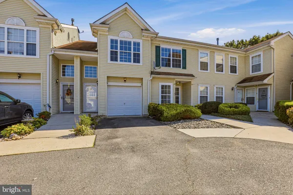 47 E WOODLAND AVE C47