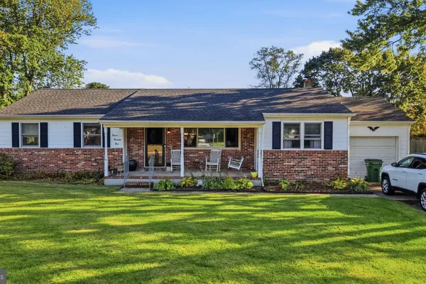 1101 FURMAN DR