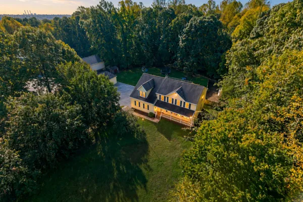 17259 CREEKSIDE DR
