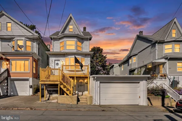 307 INDIANA AVE