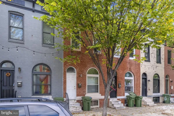 916 N MONTFORD AVE