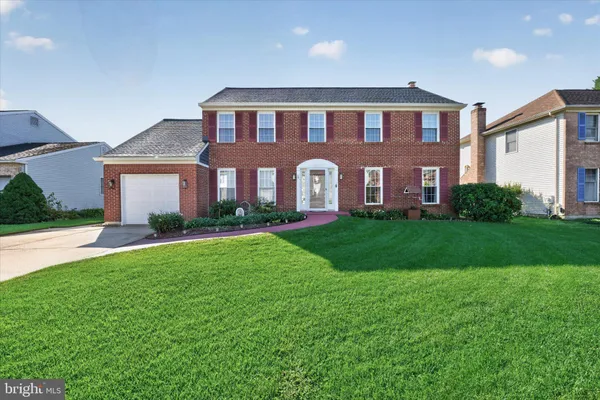 4 FERN CT