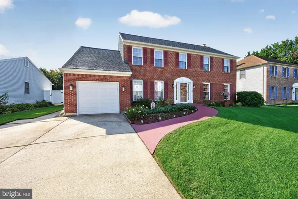 4 FERN CT