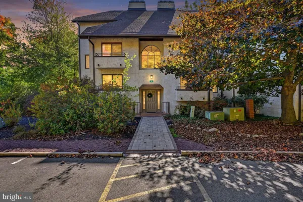 59 MIDLAKE DR 101