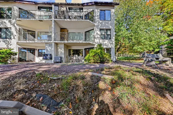 59 MIDLAKE DR 101