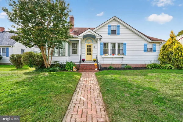 222 N AMERICAN AVE