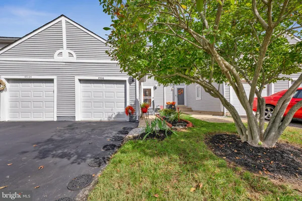 4506 FOUR SEASONS PL