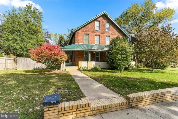 415 N GOVERNORS AVE