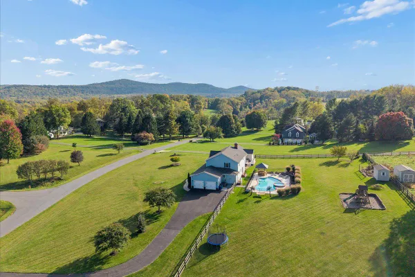2994 HOPE MILLS LN