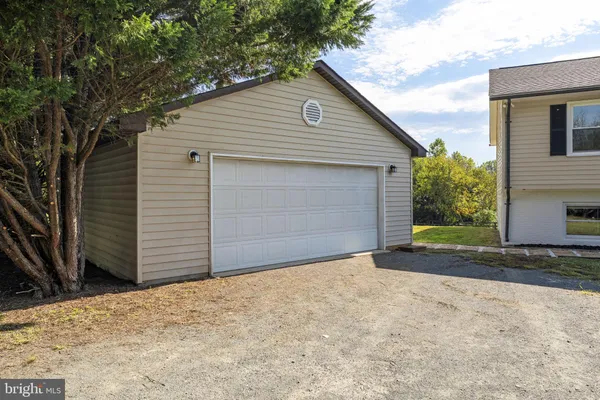 7913 SIR TOPAS DR