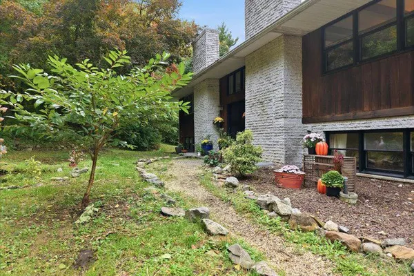 822 SEMMELS HILL RD