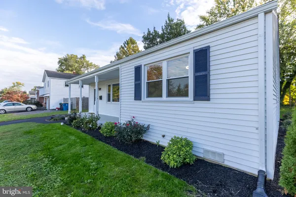 111 S DILLWYN RD