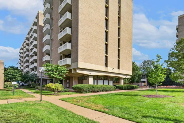 300 M ST N310