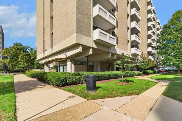 300 M ST N310