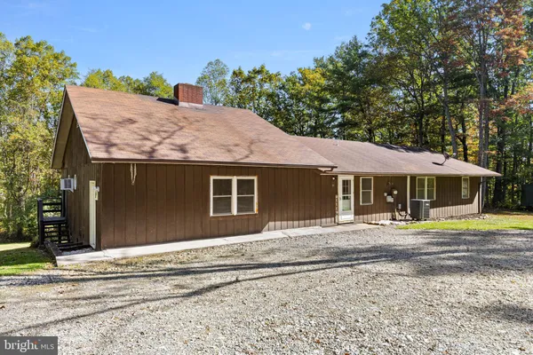 51 SARAH LN