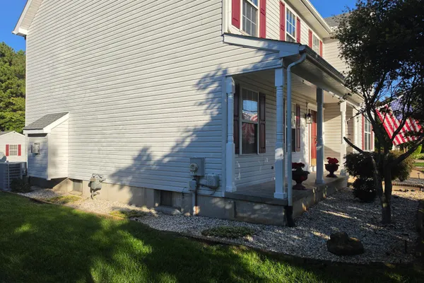 207 FIELDBROOK DR