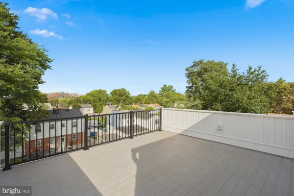 2404 RIVERVIEW TER