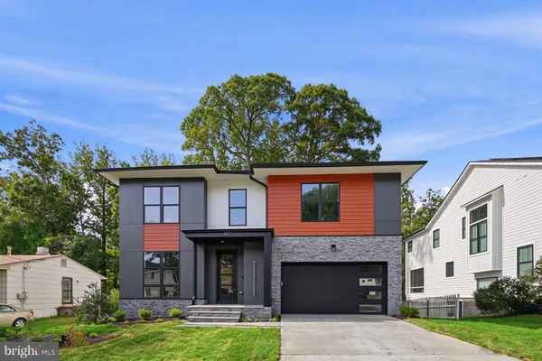 207 PATRICK ST