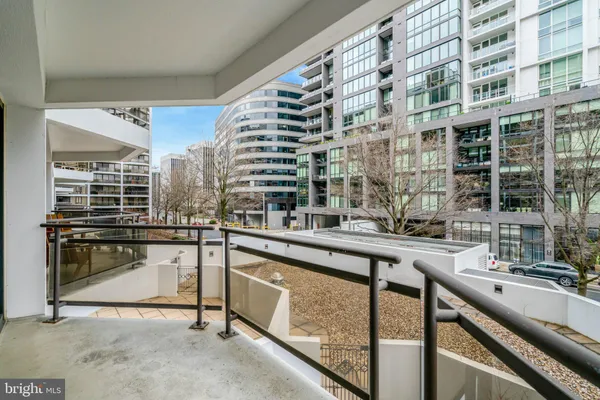1530 KEY BLVD 307