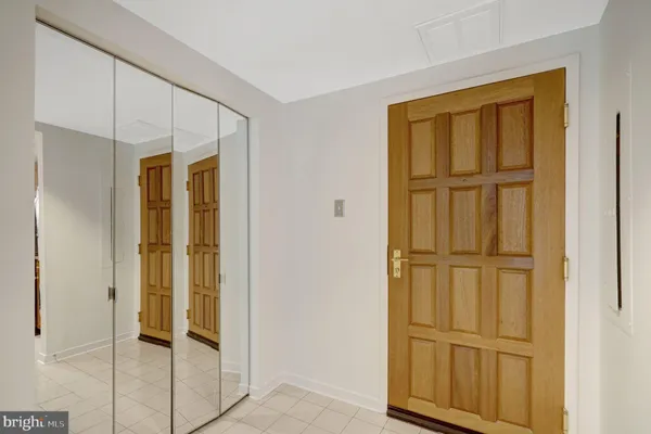 1530 KEY BLVD 307