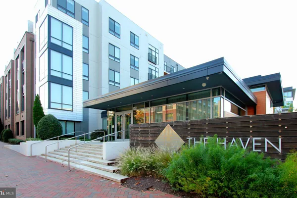 145 RIVERHAVEN DR 233