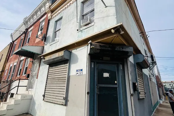 915 SNYDER AVE