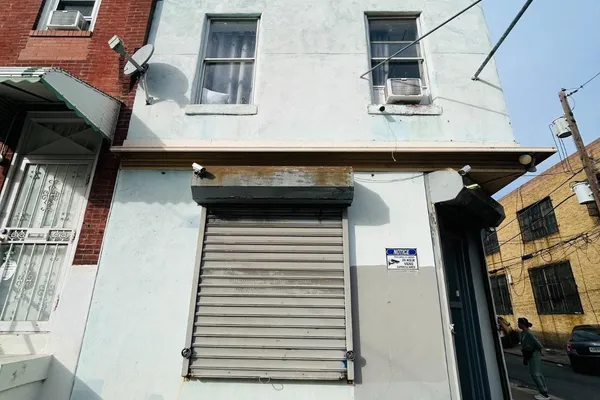 915 SNYDER AVE