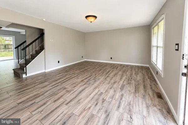 7 MADELEY CT
