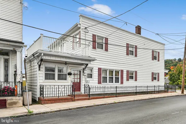 200 W LLOYD ST