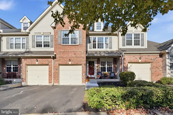 108 WILLIAMSBURG WAY