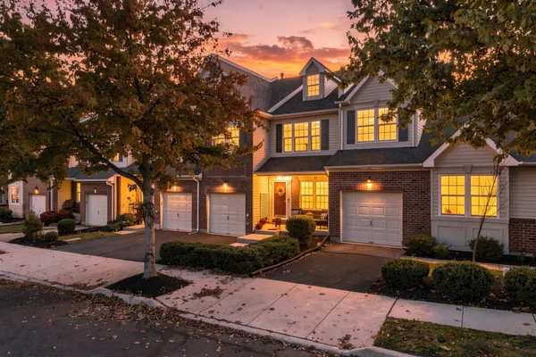 108 WILLIAMSBURG WAY